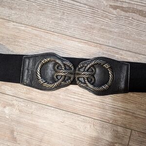 S/M Stretchy belt with metal accents